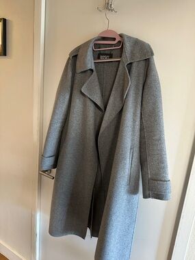 Badgley Mischka Light Gray Wool-Blend Coat with Branded Chain